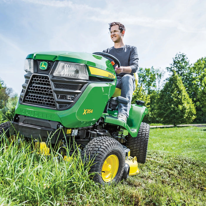 JOHN DEERE LAWN TRACTORS - READY FOR ANYTHING!