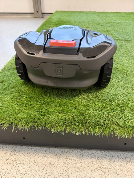 Husqvarna 415X Automower (Used)