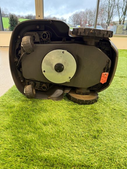 Husqvarna 415X Automower (Used)