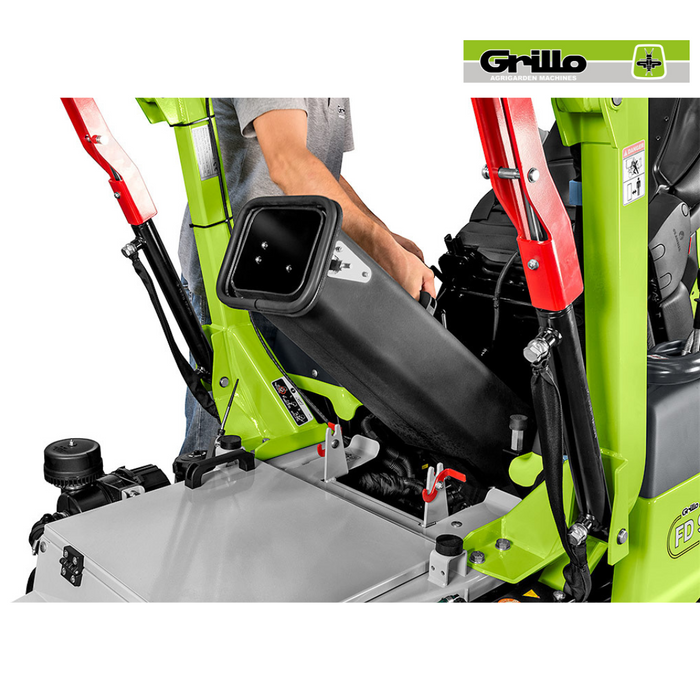 Grillo FD 900 4WD Hydrostatic Out-Front Ride-On Mower with Collection