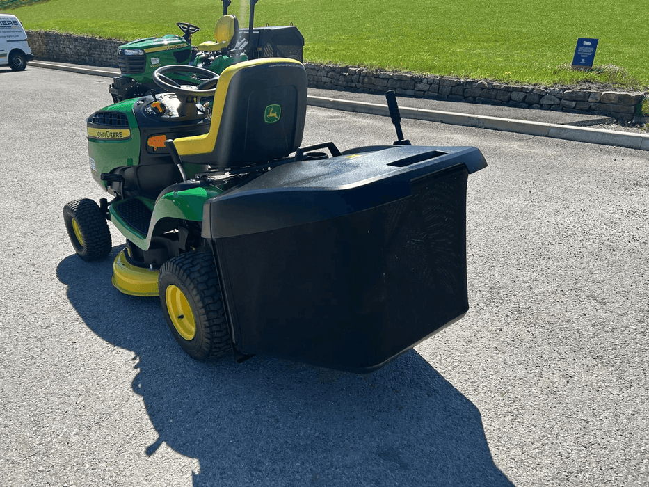 John Deere X135R Ride-On Mower