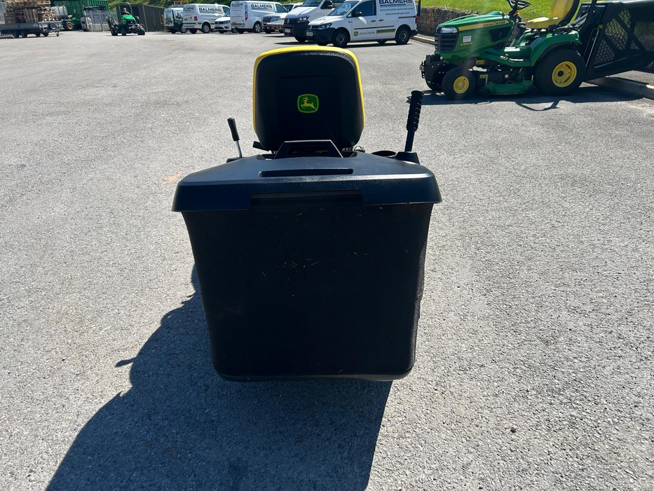 John Deere X135R Ride-On Mower