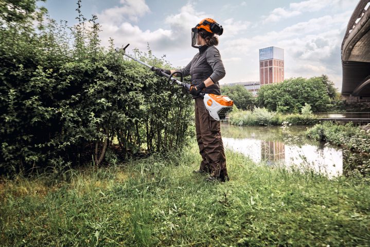 Stihl HLA 140 B Battery Long-Reach Hedge Trimmer - AP System